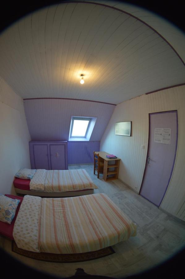 Chambre Au Calme Et Simple, Cuisine A Dispo แซ็ง-โปล-เดอ-ลีอง ภายนอก รูปภาพ