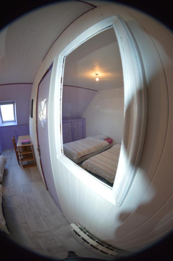 Chambre Au Calme Et Simple, Cuisine A Dispo แซ็ง-โปล-เดอ-ลีอง ภายนอก รูปภาพ
