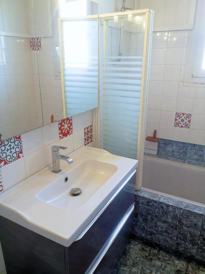 Chambre Au Calme Et Simple, Cuisine A Dispo แซ็ง-โปล-เดอ-ลีอง ภายนอก รูปภาพ