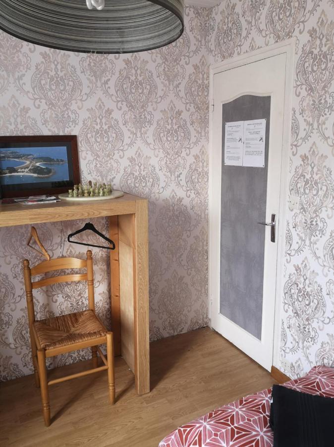 Chambre Au Calme Et Simple, Cuisine A Dispo แซ็ง-โปล-เดอ-ลีอง ภายนอก รูปภาพ